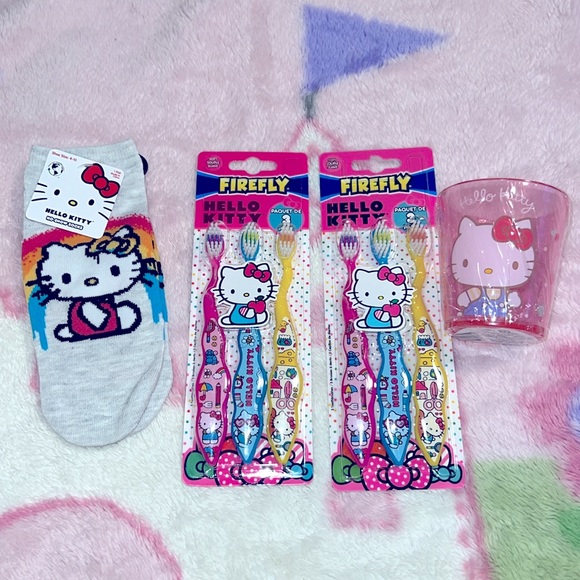 Hello Kitty Bundle - Picture 1 of 6